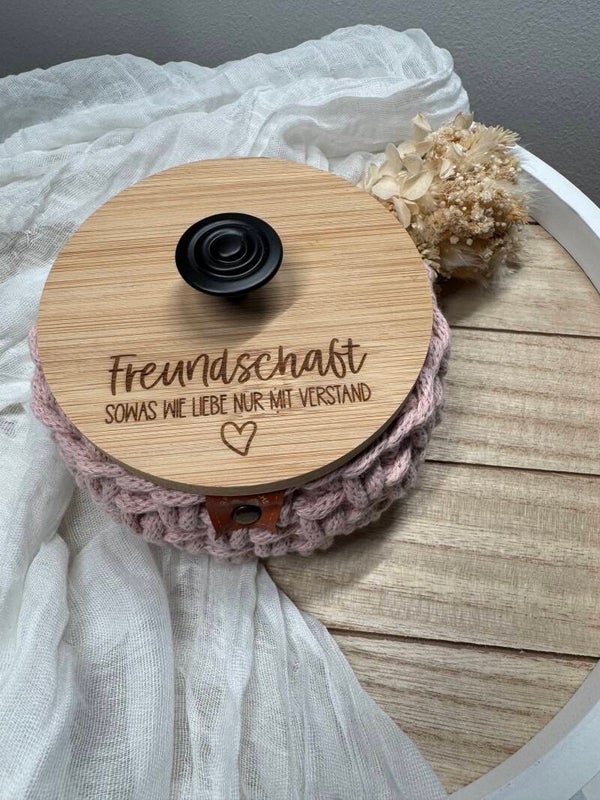 Häkelkorb mit Bambusdeckel „Freundschaft“