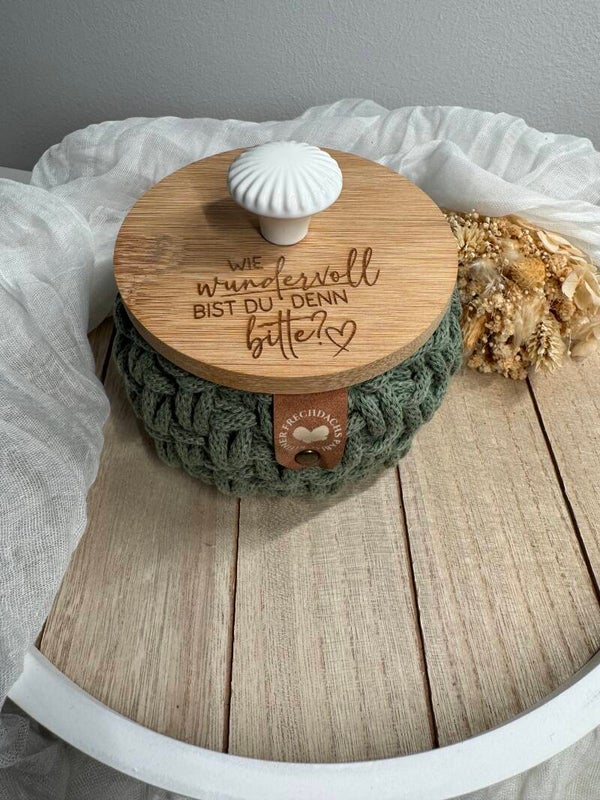 Häkelkorb mit Bambusdeckel „wie wundervoll bist du denn bitte“