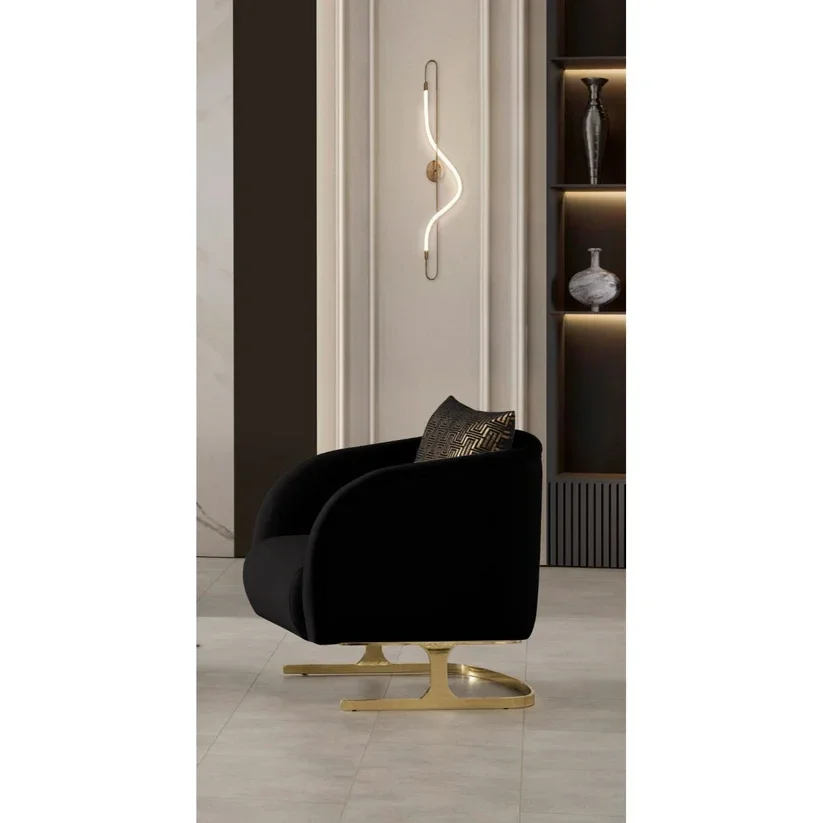Luma Black Chair