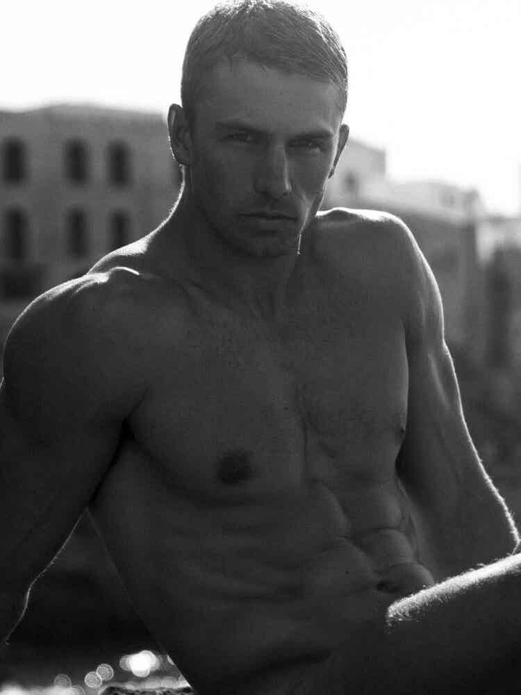 Yates Models JAMES YATES / MODELS | THEMODERNMAN.EU