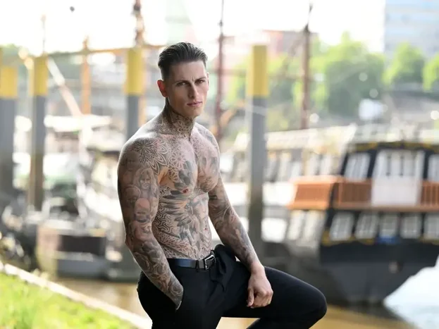 fotoshooting-in-bremen-influencer-und-model-fabien-tietjen-spielt-seine-erste-rolle-in-der-ard-serie-standard.webp