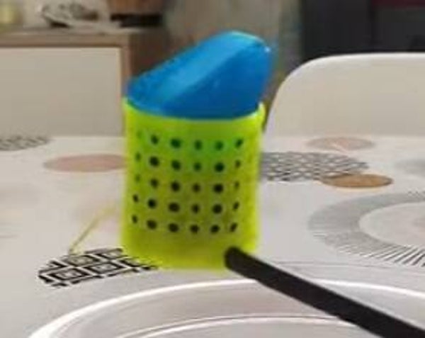Coupelle et bec verseur