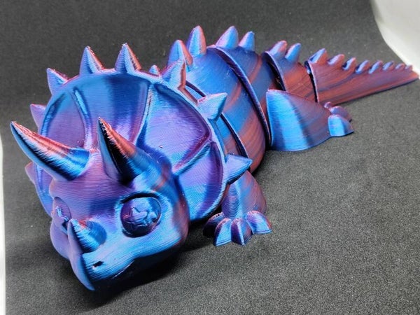 Dinozaur triceratops przegubowy