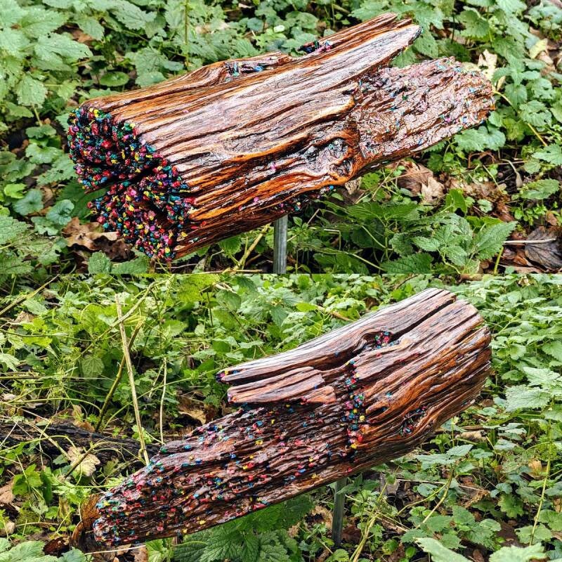 Hout Heerenweg Heiloo Dit stuk hout vond ik langs het onverharde pad in het verlengde van de Heerenweg parallel aan de Kennemerstraatweg 19cm hoog, 19cm breed, circa 55cm lang, 52.614913, 4.724734, geplaatst op 21 november 2023.