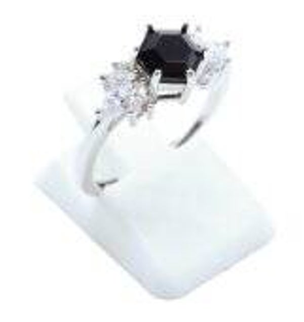 ❄️🖤 Bague Argent 925 “Flocon d’Argent” Onyx – 76 €  L’Onyx symbolise la force, l’ancrage et la maîtrise de soi. Son noir intense apporte un style chic, mystique et puissant.  ✨ Protection • Ancrage • Élégance