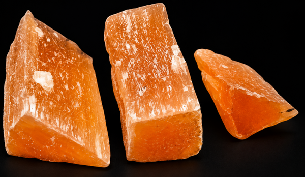 Sélénite Orange brute