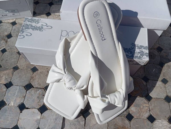 Claquette blanche