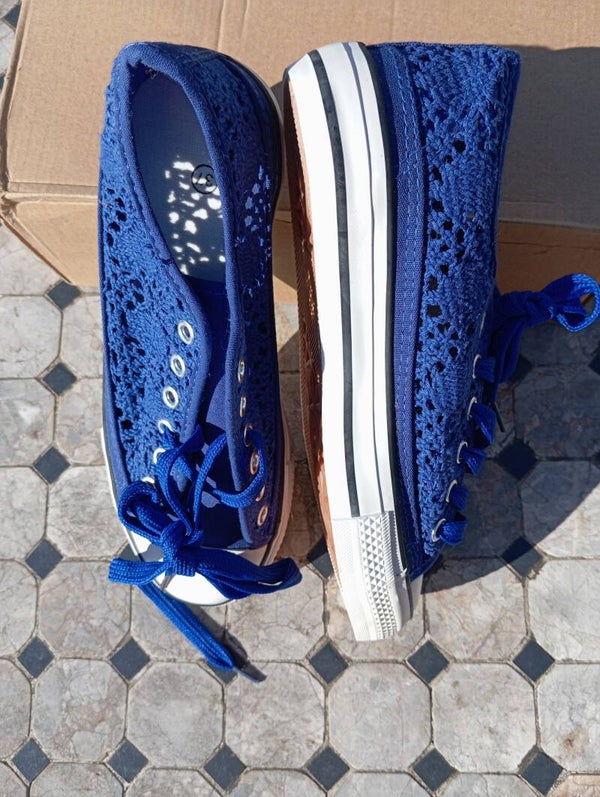 Chaussure dentelle bleu