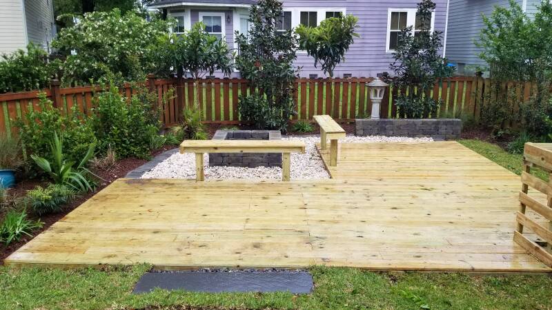 ground level deck with benches