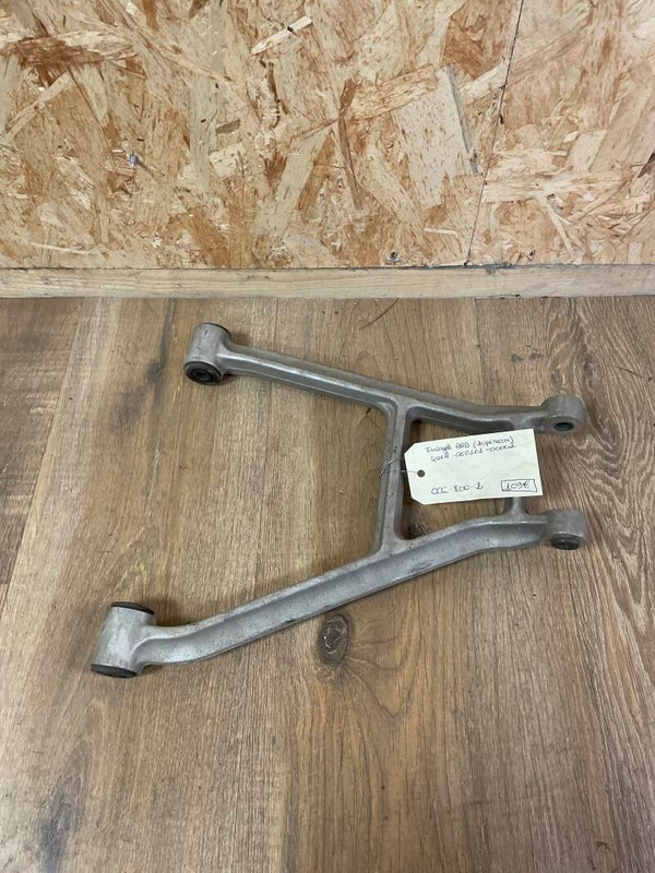 Triangle supérieur arrière droit