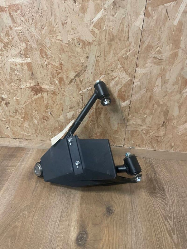 Triangle inférieur avant gauche