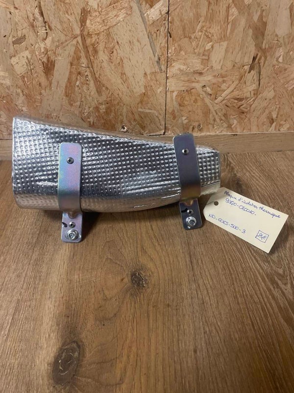 ENSEMBLE DE PLAQUE D'ISOLATION THERMIQUE À RESSORT