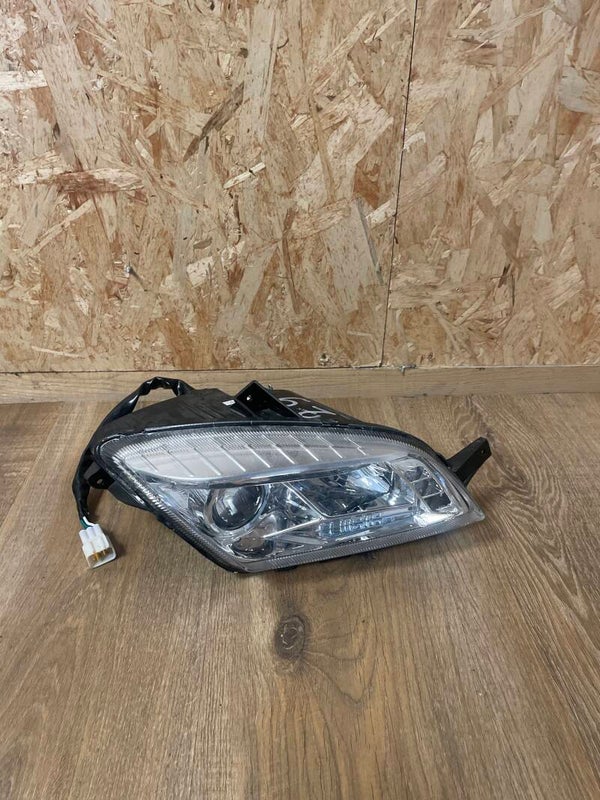 ENSEMBLE PHARE DROIT