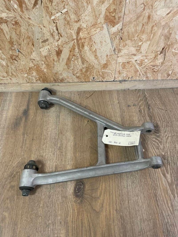 Triangle supérieur arrière gauche