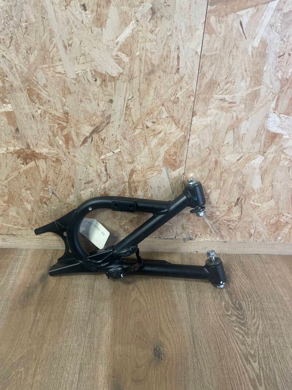 Triangle inférieur arrière droit