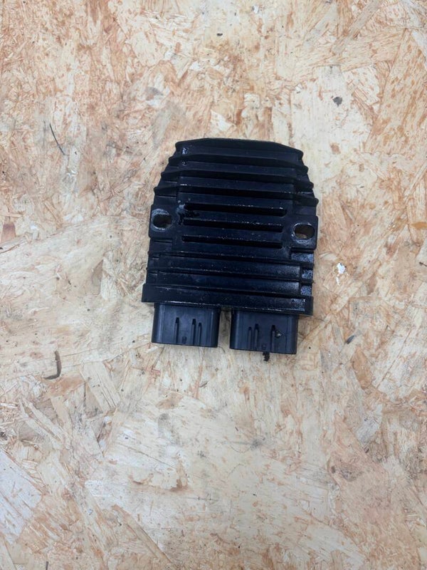 REGULATEUR DE CHARGE