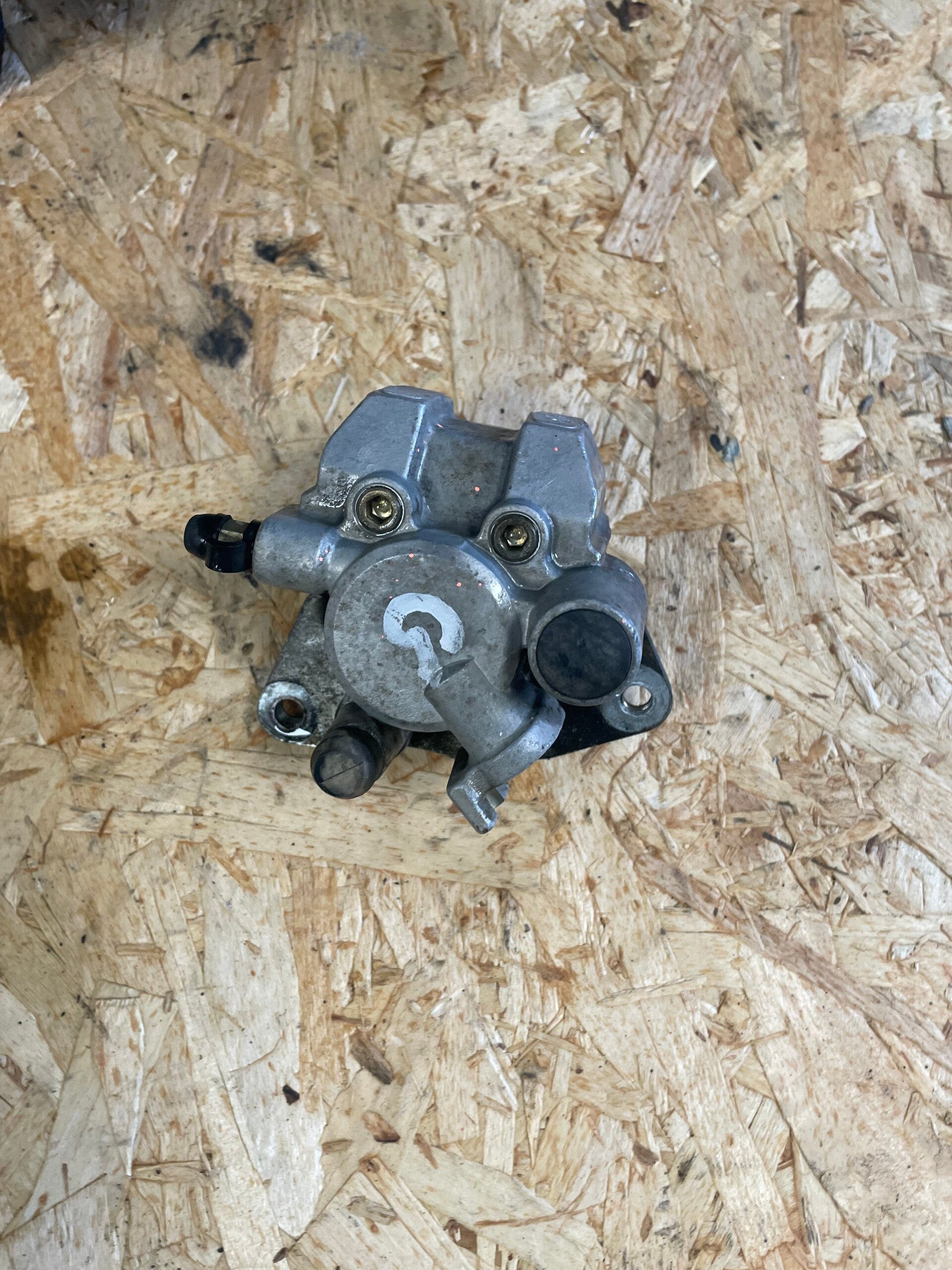 Etrier avant gauche ou droit