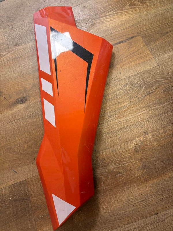 Porte latérale extérieure gauche