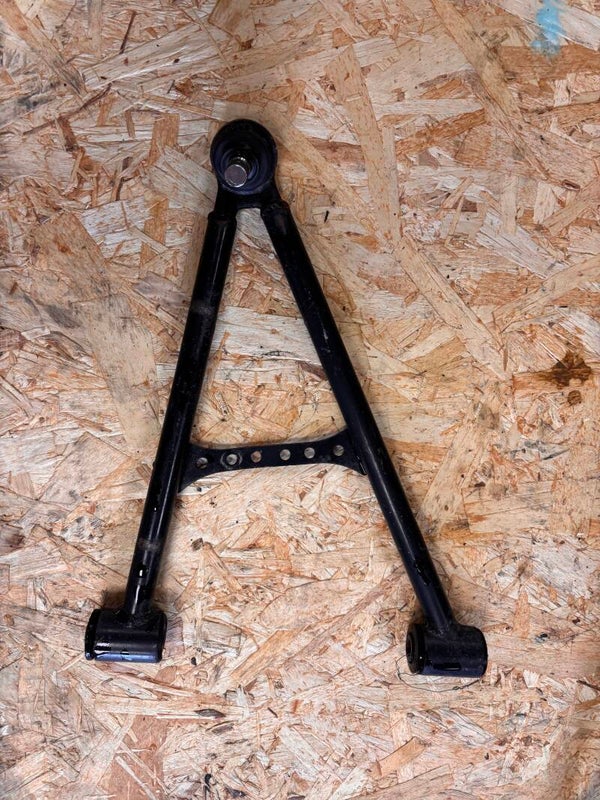 Triangle supérieur avant