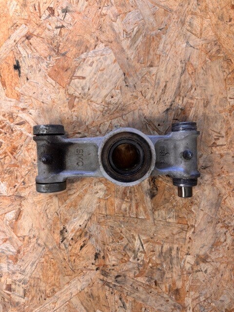 Fusée arrière gauche + roulement 7OO ARGON (Explorer / Jumbo)