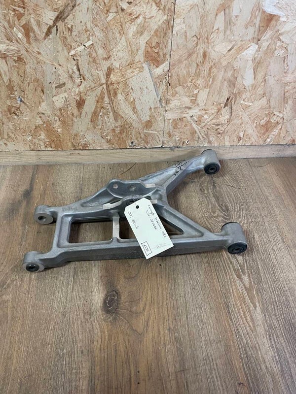 Triangle inférieur arrière gauche