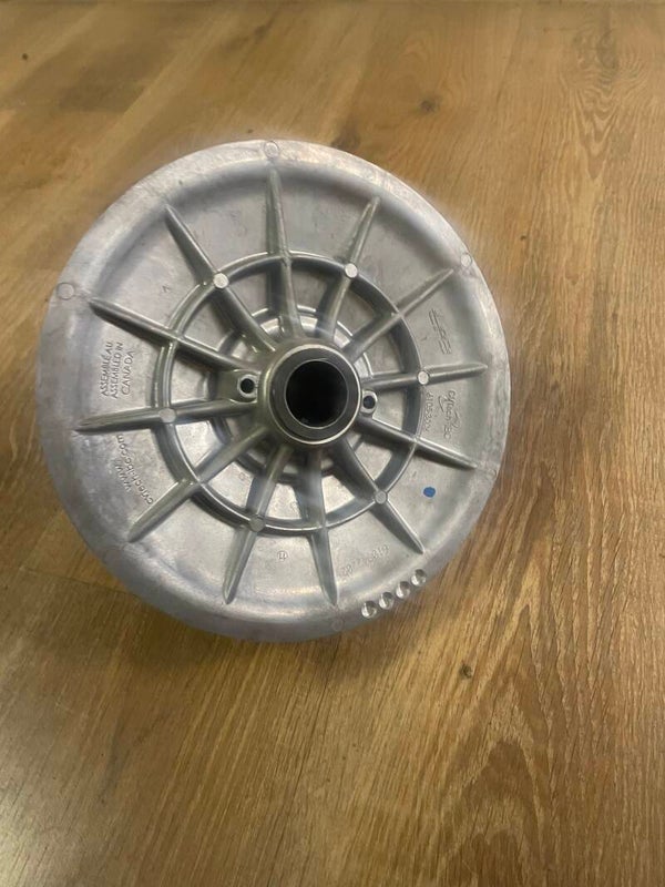 ENSEMBLE DE POULIE D'ENTRAÎNEMENT