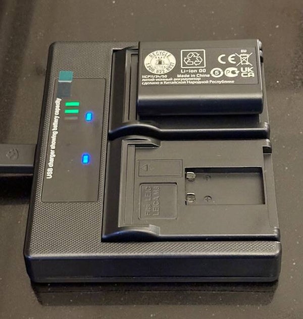 charger for Leica M8/M9/M-E/M Monochrom  14470