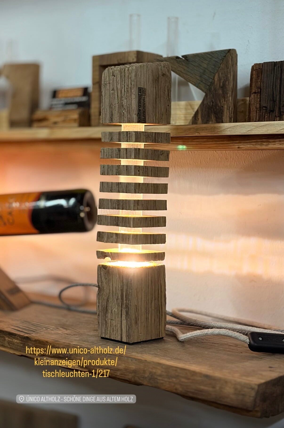 Holzlampe aus Altholz – handgefertigte Tischlampe mit LED