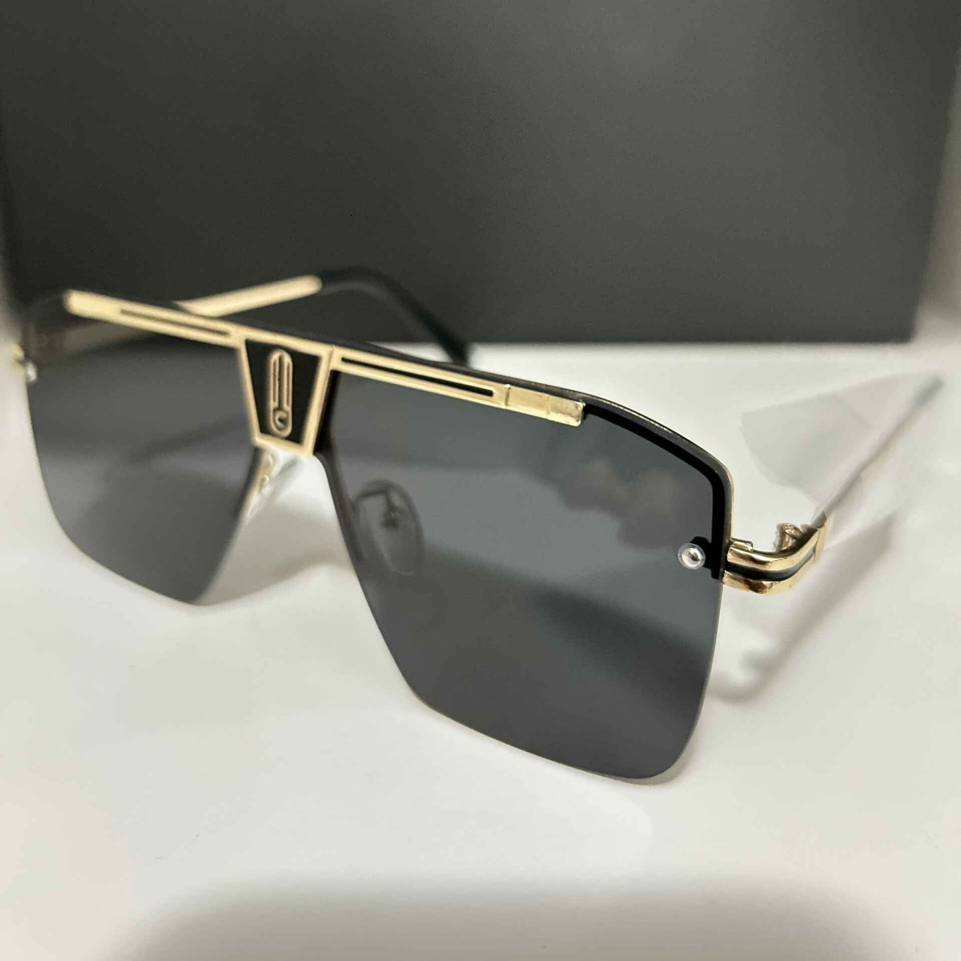 CLÁSICAS OSCURAS ELEGANTES TG001