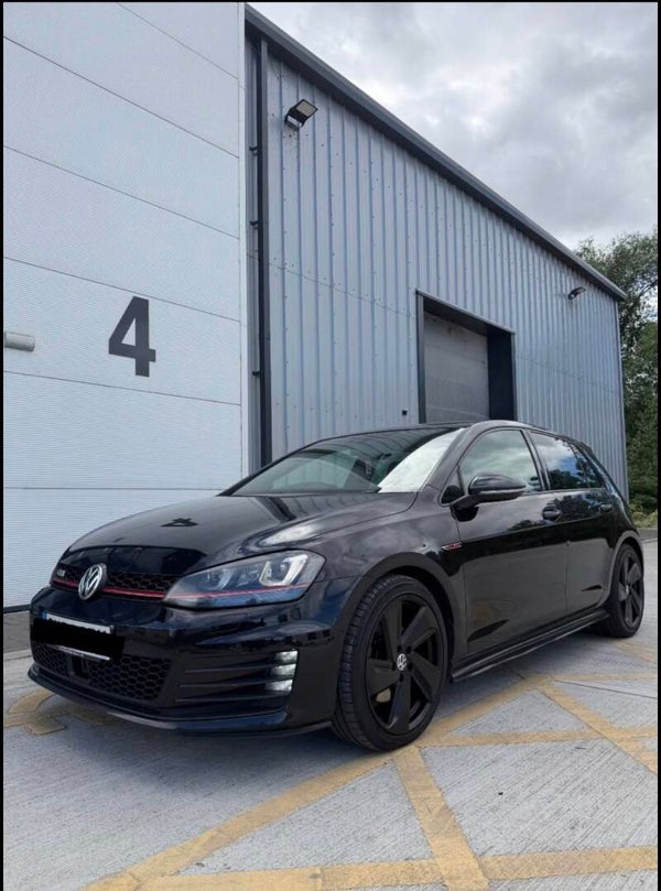 Volkswagen Golf GTI performance pack