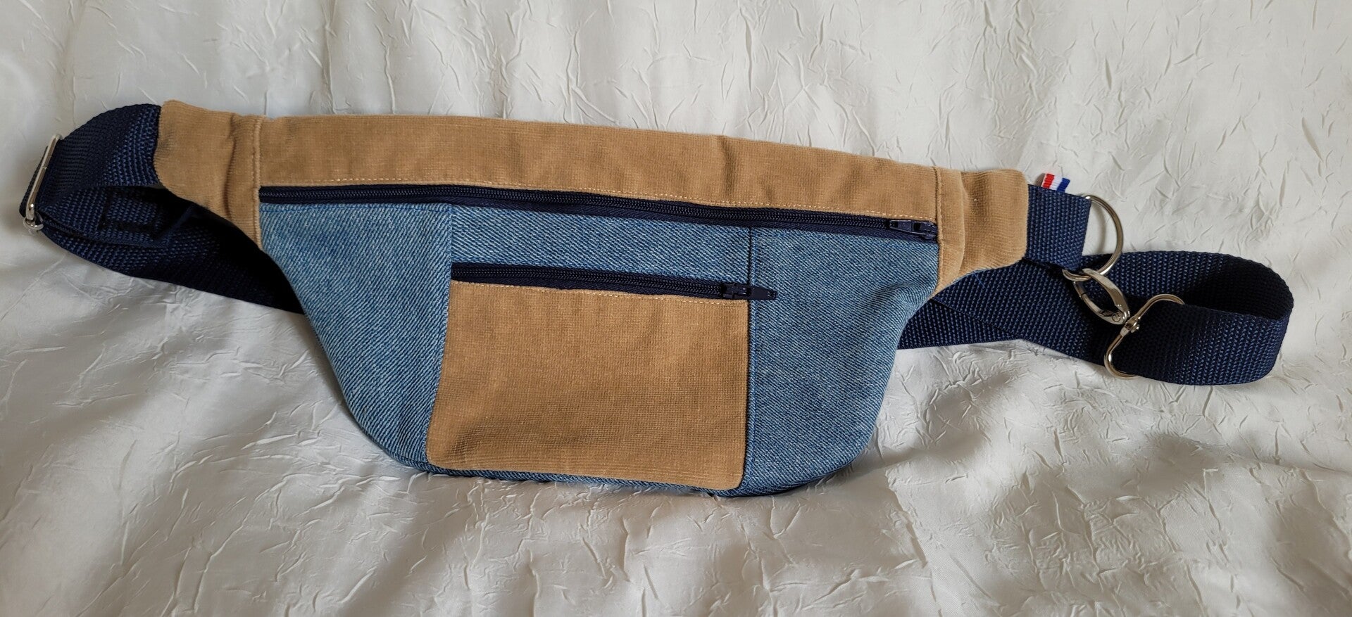 Sac banane,  sacoche plate