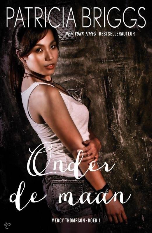 Boek Onder de maan van Patricia Briggs.