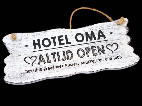 bordje hangend  hotel oma *6385