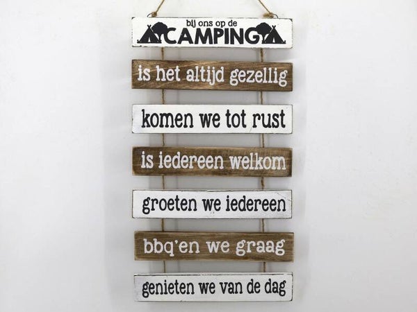 tekstbord 7 latjes  bij ons op de camping *8234