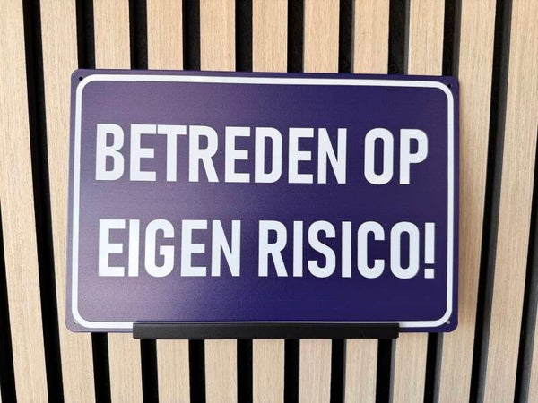 Betreden op eigen risico metalen waarschuwings bord (Old Look)
