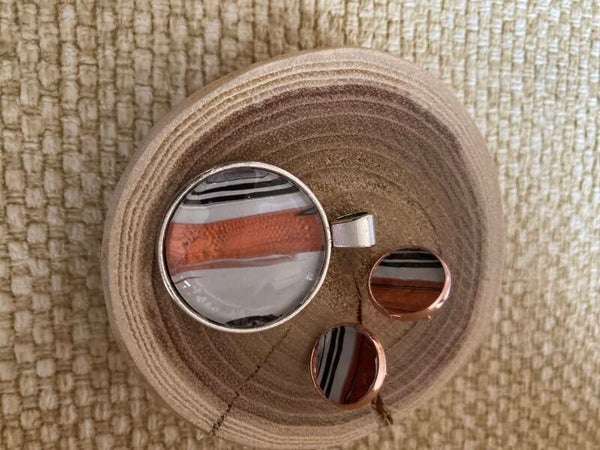 Hand made acrylhanger rond met oorbellen(22)