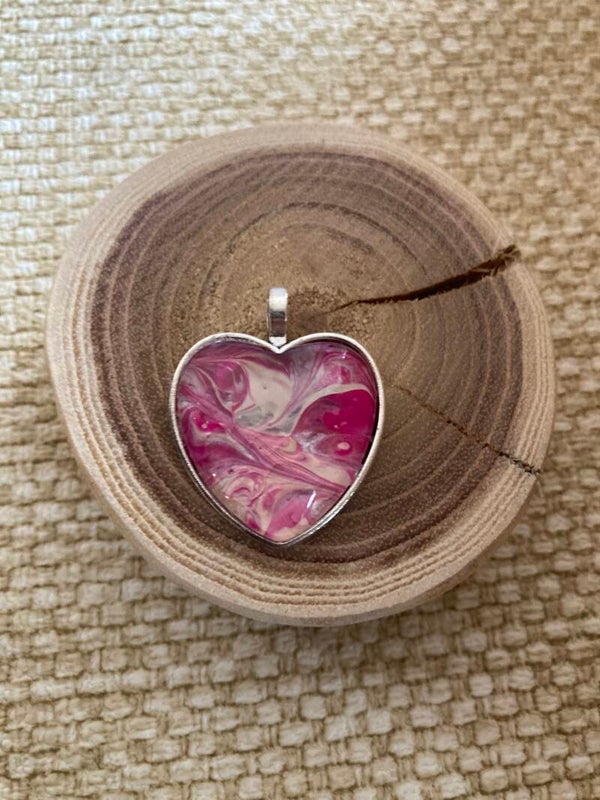 Hand made acrylhanger hart (30)
