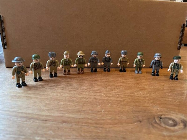 12 verschillende WO2 bricks soldaatjes