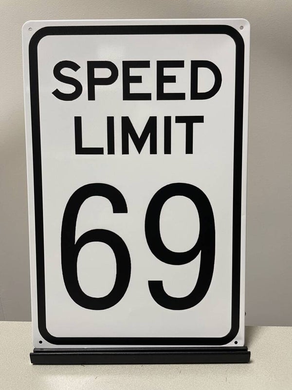 Speedlimit 69 tekstbord