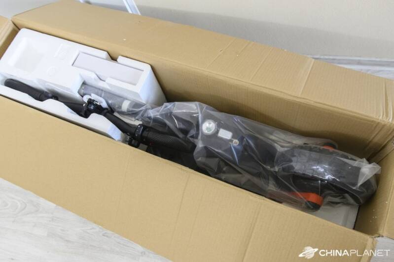Joyor S10-S E-Scooter Verpackung geöffnet