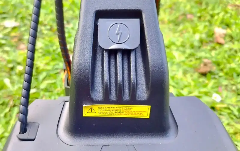 kukirin g2 master elektroscooter Ladeport