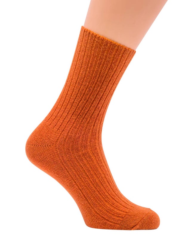 Yoko Ierse wollen sokken oranje