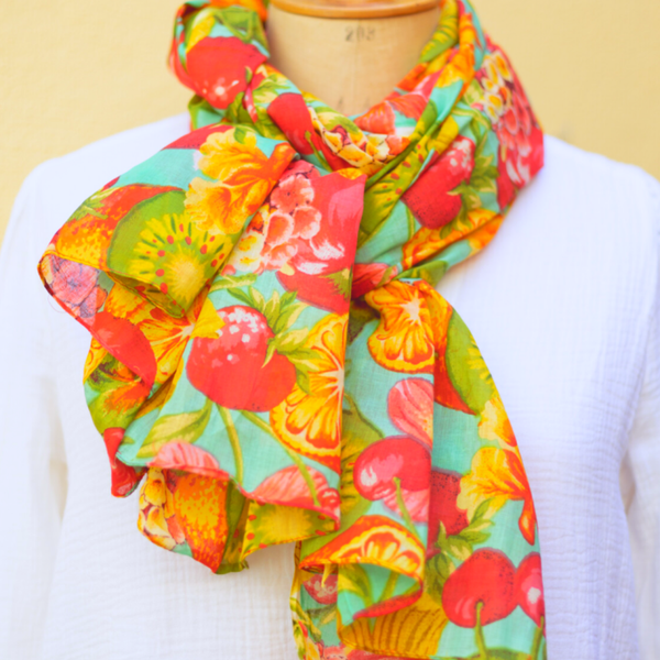 Sjaal met fruitmotief