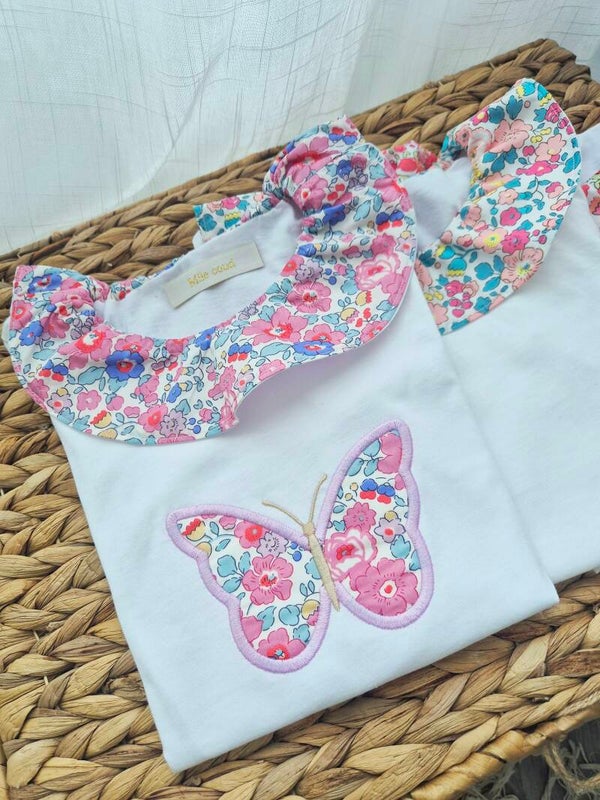 T-shirt à col volanté avec broderie