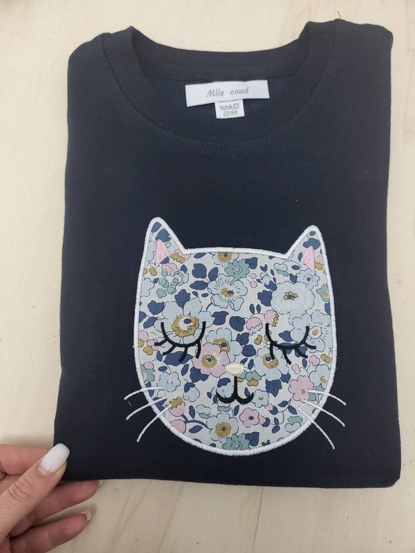 sweat tête de chat.