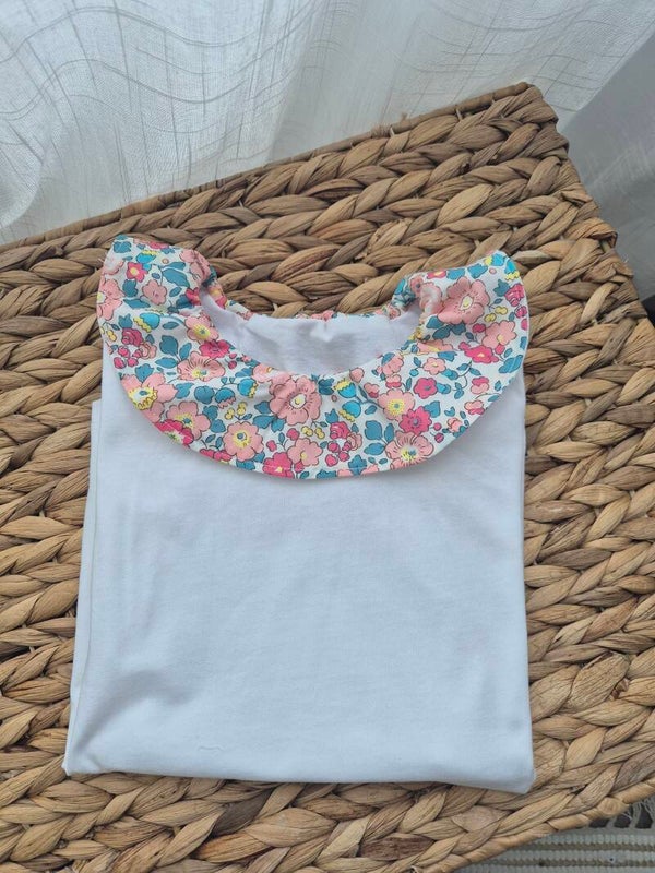 t shirt à col volanté