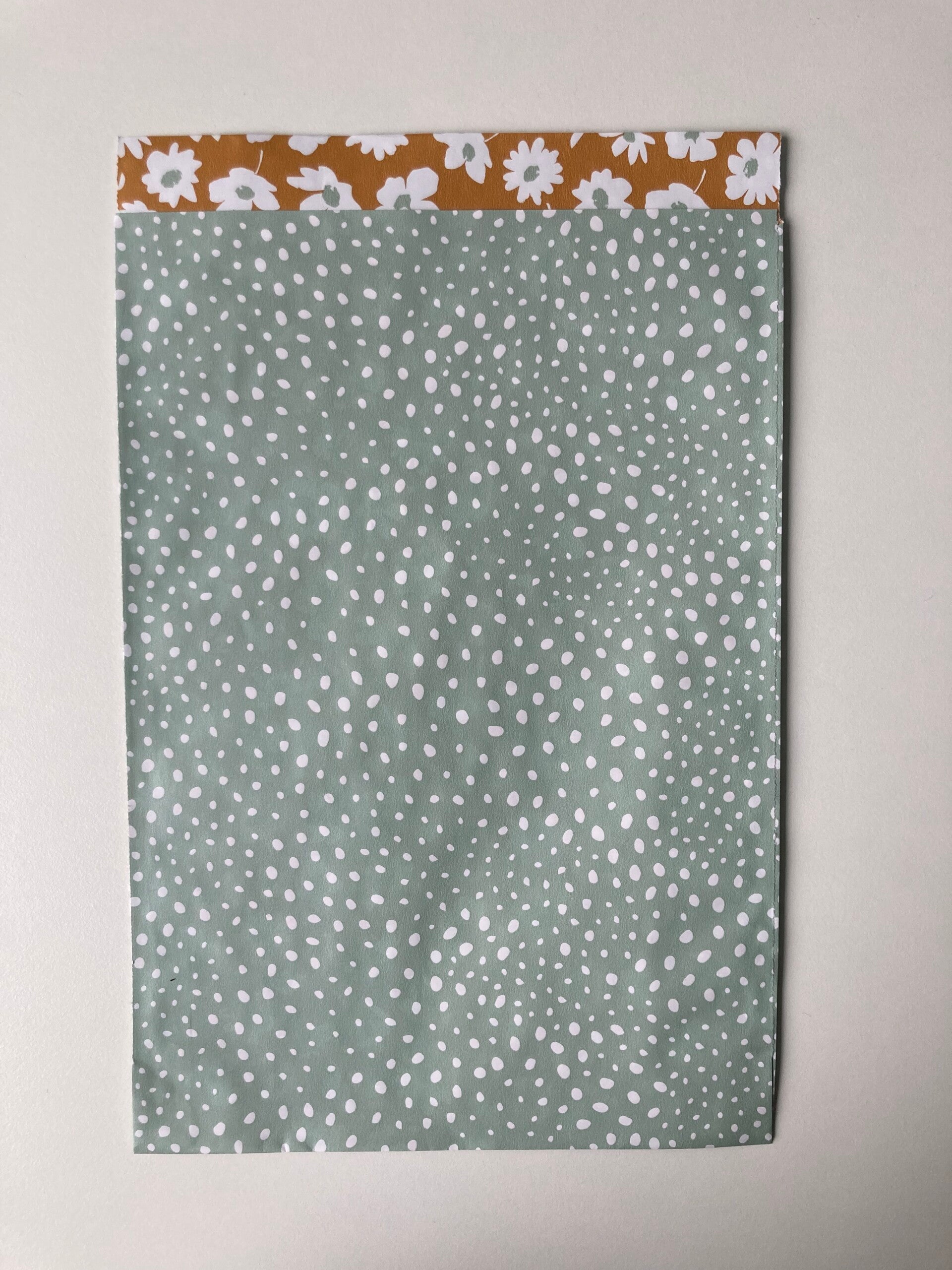 Dots flower green 17/25 inpakzakje (per stuk)