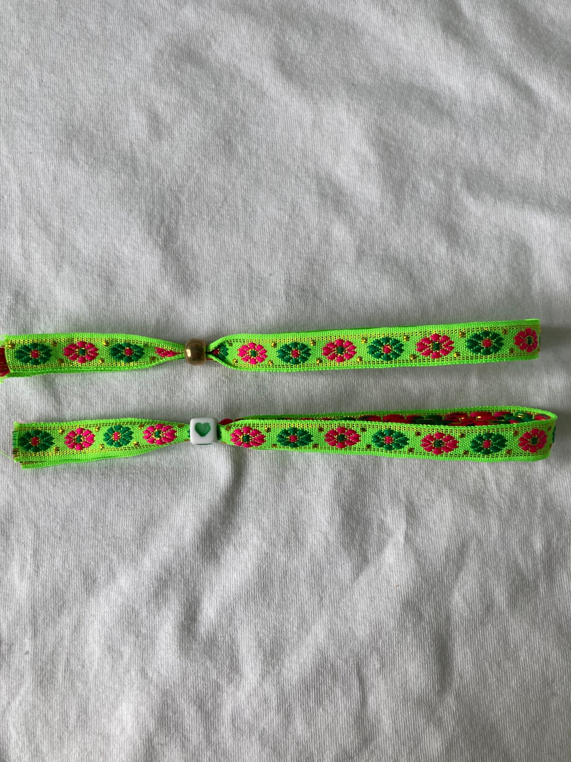 Dubbel Flower green lintarmbandje (per stuk)