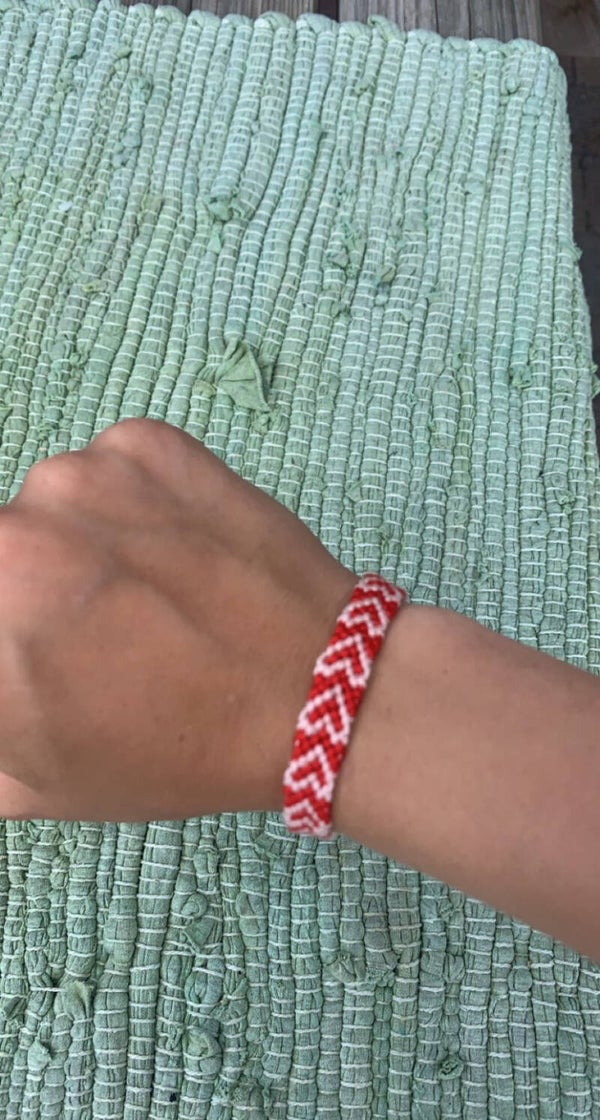 Geknoopt hartjes armbandje (per stuk)
