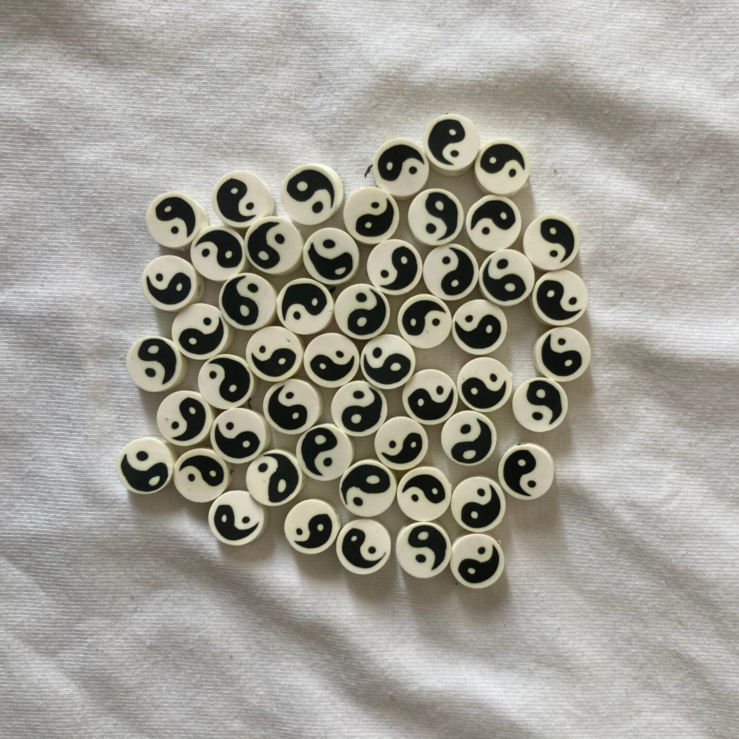 Ying Yang white/black polymeer (per stuk)